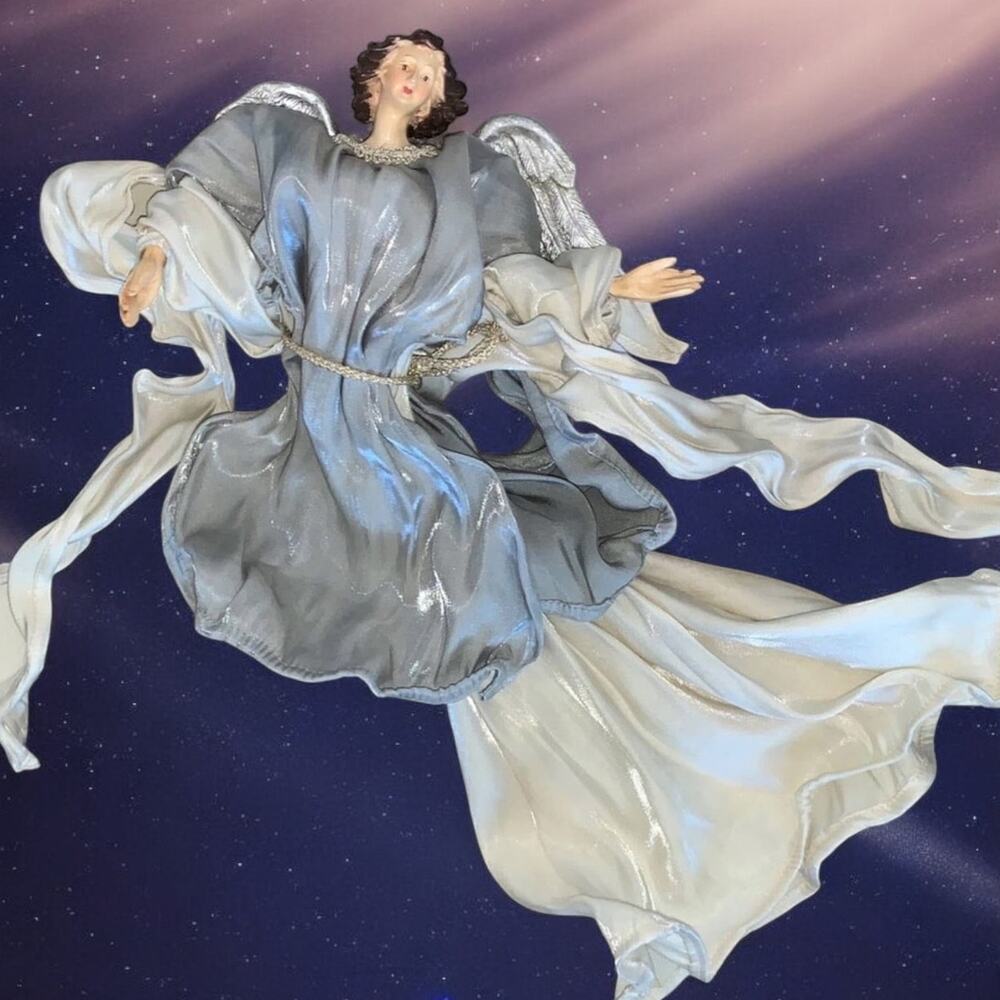 Stunning FLOATING Holiday Angel with wired silk garment